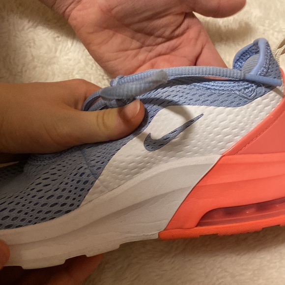 Nike shoes!! Brand new without tag! Wore them 2 times! - Picture 3 of 5